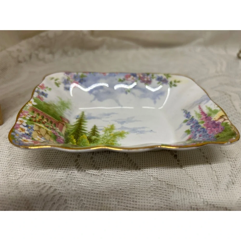 Royal Albert Kentish Rockery Bone China Trinket Dish England‎ Queen Mary Applied